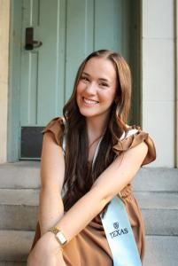Courtney Lyles - Content Creator/ Assistant